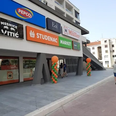 Apartment Michael Omis